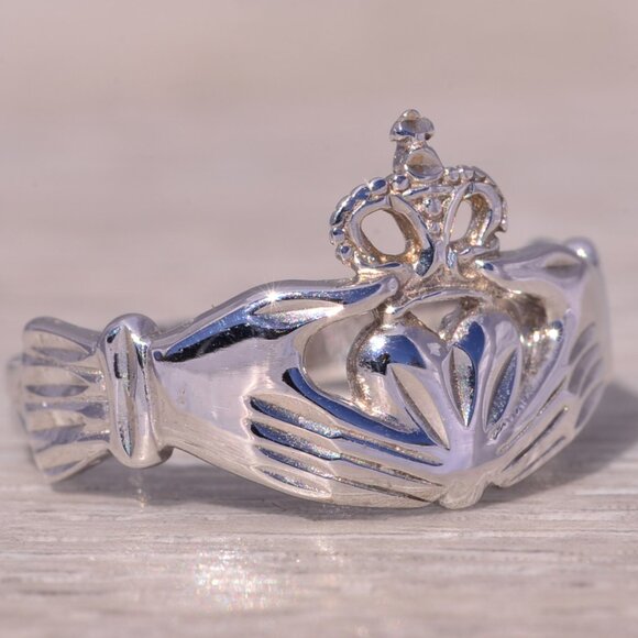 14 Karat White Gold Claddagh Ring